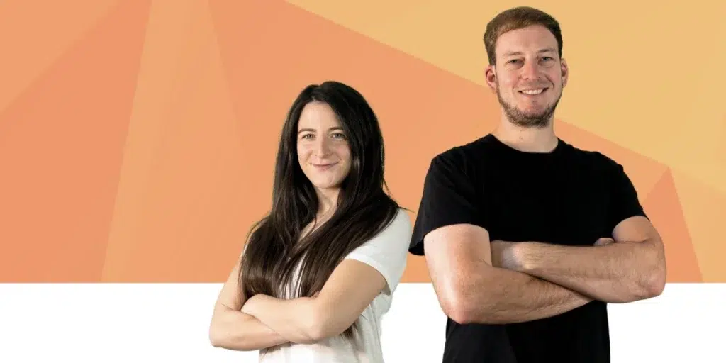 Banner der Über Uns Seite von Dein Unterrichtsmaterial mit Robert Oehlert und Lisa Tuempel